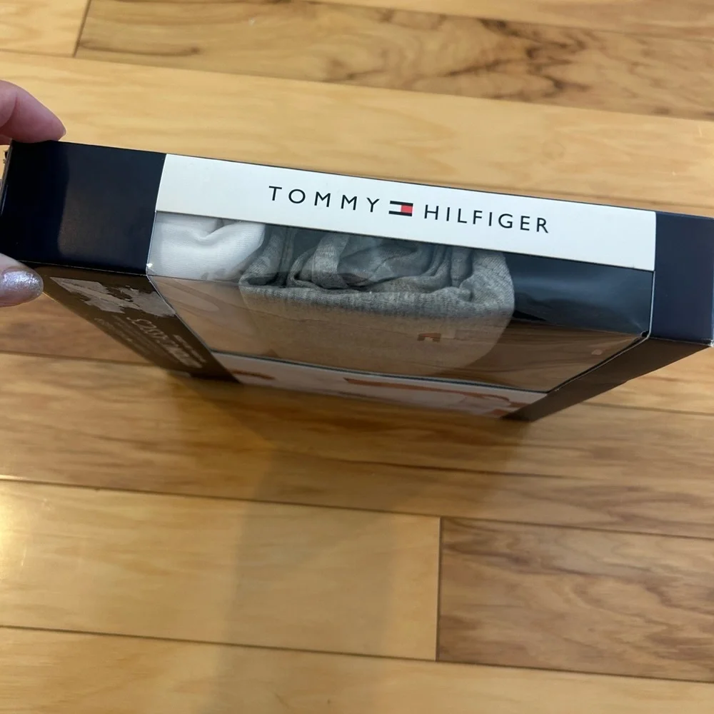 NWT Tommy Hilfiger Men's Cotton Classics 3-Pack Crewneck T-Shirts Medium Colors